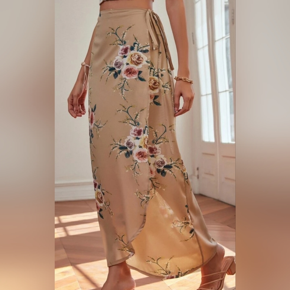 Wrap Knot Flor Print Skirt